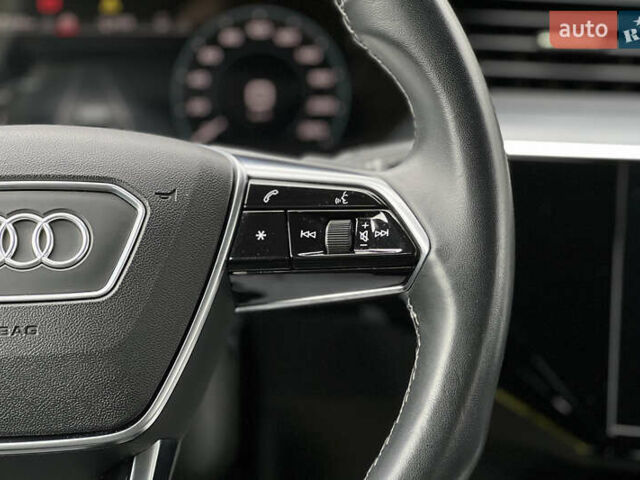 Серый Ауди Q8 e-tron, объемом двигателя 0 л и пробегом 20 тыс. км за 53900 $, фото 11 на Automoto.ua