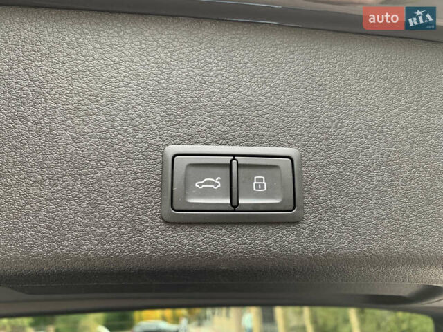 Серый Ауди Q8 e-tron, объемом двигателя 0 л и пробегом 1 тыс. км за 59800 $, фото 27 на Automoto.ua