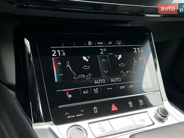 Серый Ауди Q8 e-tron, объемом двигателя 0 л и пробегом 20 тыс. км за 53900 $, фото 18 на Automoto.ua