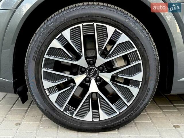 Серый Ауди Q8 e-tron, объемом двигателя 0 л и пробегом 15 тыс. км за 56500 $, фото 16 на Automoto.ua