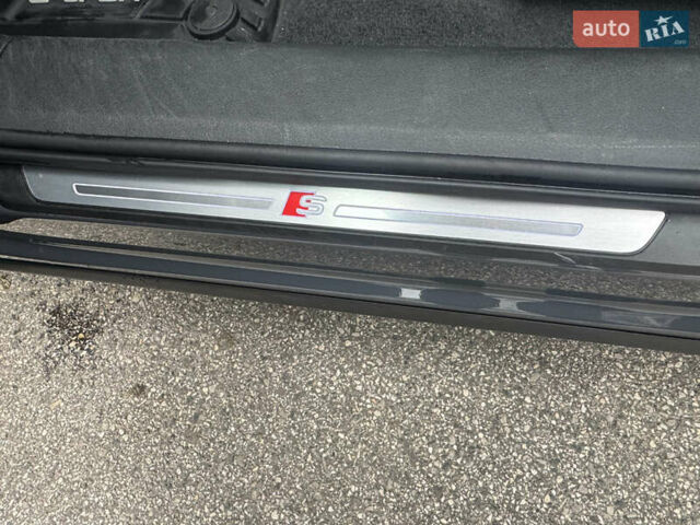 Серый Ауди Q8 e-tron, объемом двигателя 0 л и пробегом 21 тыс. км за 56500 $, фото 29 на Automoto.ua