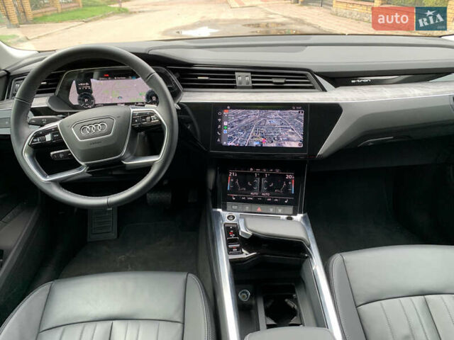Сірий Ауді Q8 e-tron, об'ємом двигуна 0 л та пробігом 1 тис. км за 65500 $, фото 12 на Automoto.ua