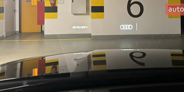 Серый Ауди Q8 e-tron, объемом двигателя 0 л и пробегом 21 тыс. км за 56500 $, фото 36 на Automoto.ua