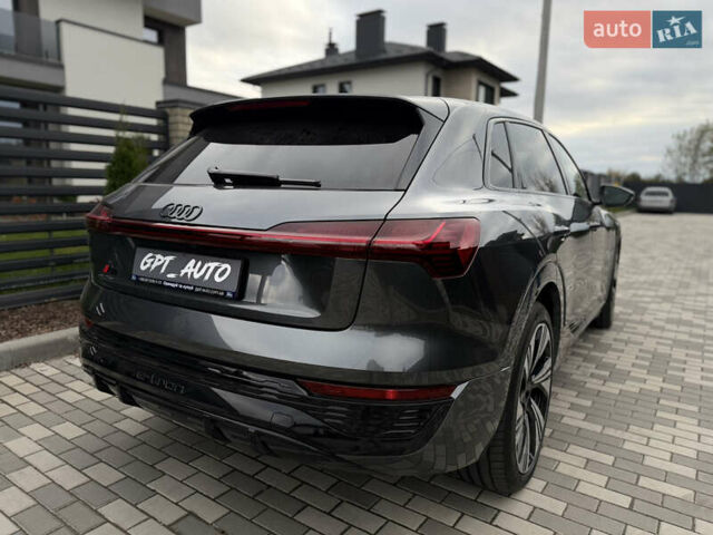 Ауди Q8 e-tron 2024 в Киеве на Automoto.ua Серый Ауди Q8 e-tron, объемом двигателя 0 л и пробегом 8 тыс. км за 62800 $, фото 7 на Automoto.ua