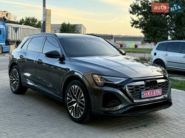 Серый Ауди Q8 e-tron, объемом двигателя 0 л и пробегом 15 тыс. км за 56500 $, фото 10 на Automoto.ua