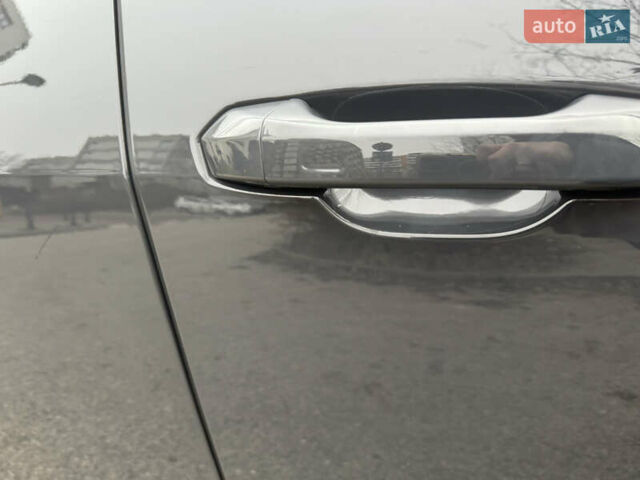 Серый Ауди Q8 e-tron, объемом двигателя 0 л и пробегом 21 тыс. км за 56500 $, фото 24 на Automoto.ua