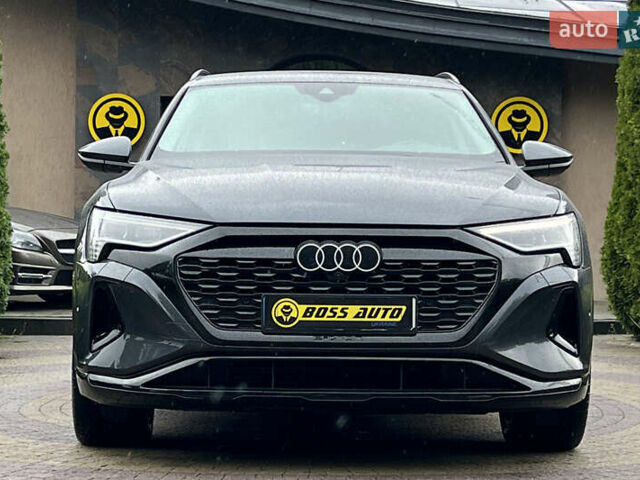 Серый Ауди Q8 e-tron, объемом двигателя 0 л и пробегом 20 тыс. км за 53900 $, фото 1 на Automoto.ua