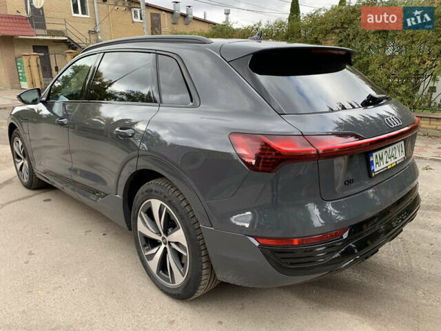 Сірий Ауді Q8 e-tron, об'ємом двигуна 0 л та пробігом 1 тис. км за 65500 $, фото 4 на Automoto.ua