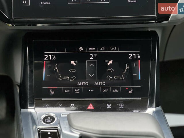 Серый Ауди Q8 e-tron, объемом двигателя 0 л и пробегом 20 тыс. км за 53900 $, фото 14 на Automoto.ua