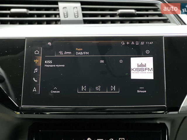 Серый Ауди Q8 e-tron, объемом двигателя 0 л и пробегом 20 тыс. км за 53900 $, фото 13 на Automoto.ua