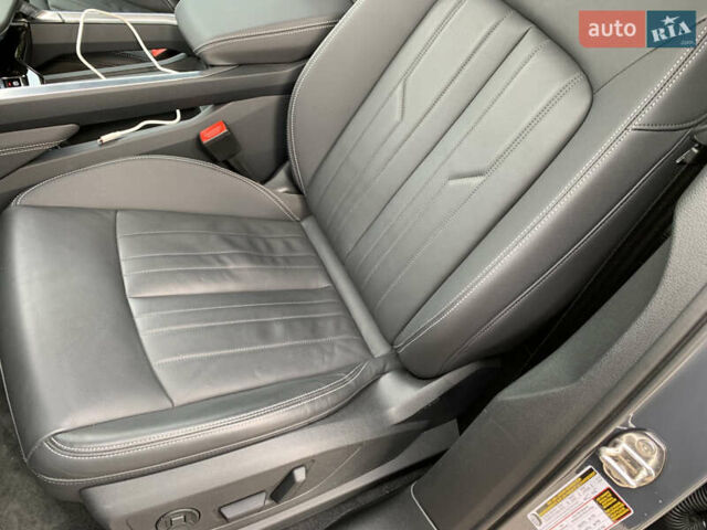 Сірий Ауді Q8 e-tron, об'ємом двигуна 0 л та пробігом 1 тис. км за 65500 $, фото 13 на Automoto.ua
