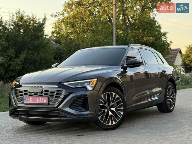 Серый Ауди Q8 e-tron, объемом двигателя 0 л и пробегом 15 тыс. км за 56500 $, фото 73 на Automoto.ua