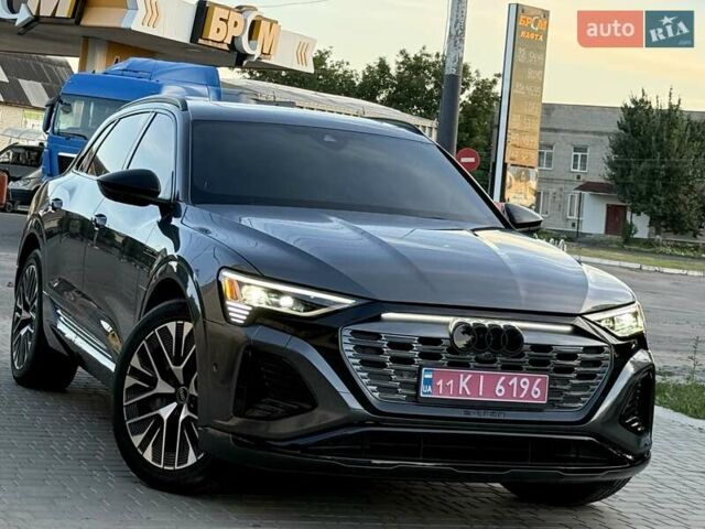 Серый Ауди Q8 e-tron, объемом двигателя 0 л и пробегом 15 тыс. км за 56500 $, фото 1 на Automoto.ua