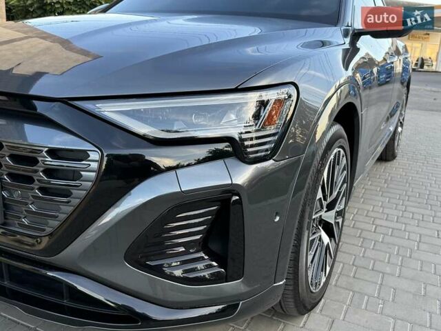 Серый Ауди Q8 e-tron, объемом двигателя 0 л и пробегом 15 тыс. км за 56500 $, фото 13 на Automoto.ua