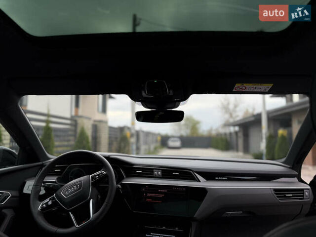 Ауди Q8 e-tron 2024 в Киеве на Automoto.ua Серый Ауди Q8 e-tron, объемом двигателя 0 л и пробегом 8 тыс. км за 62800 $, фото 10 на Automoto.ua