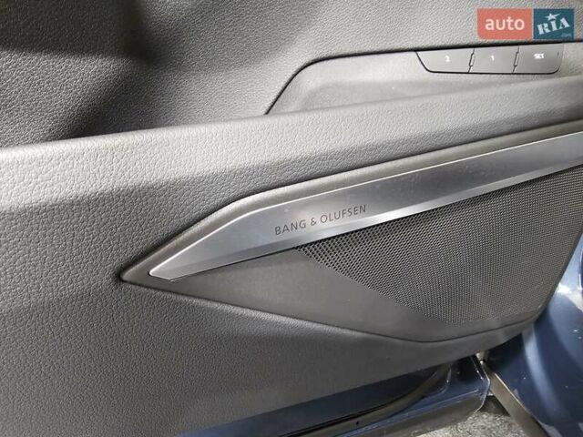 Синий Ауди Q8 e-tron, объемом двигателя 0 л и пробегом 5 тыс. км за 48500 $, фото 25 на Automoto.ua