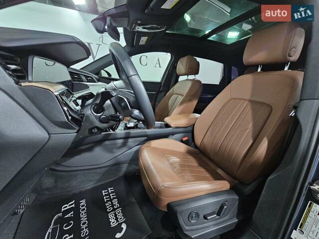 Синий Ауди Q8 e-tron, объемом двигателя 0 л и пробегом 5 тыс. км за 48500 $, фото 23 на Automoto.ua