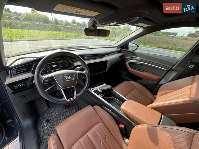 Синий Ауди Q8 e-tron, объемом двигателя 0 л и пробегом 13 тыс. км за 58000 $, фото 20 на Automoto.ua