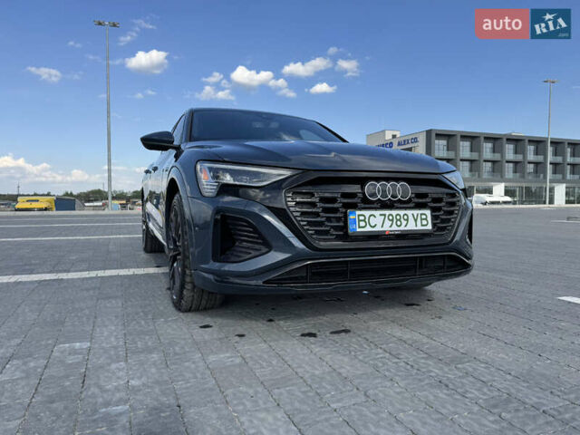 Синий Ауди Q8 e-tron, объемом двигателя 0 л и пробегом 13 тыс. км за 58000 $, фото 4 на Automoto.ua