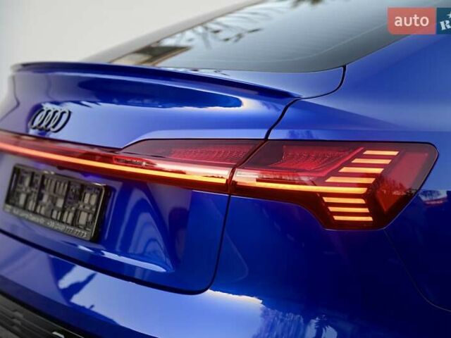 Синий Ауди Q8 e-tron, объемом двигателя 0 л и пробегом 39 тыс. км за 69999 $, фото 35 на Automoto.ua