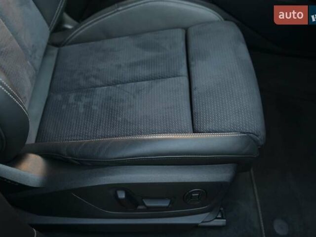 Синий Ауди Q8 e-tron, объемом двигателя 0 л и пробегом 39 тыс. км за 69999 $, фото 63 на Automoto.ua