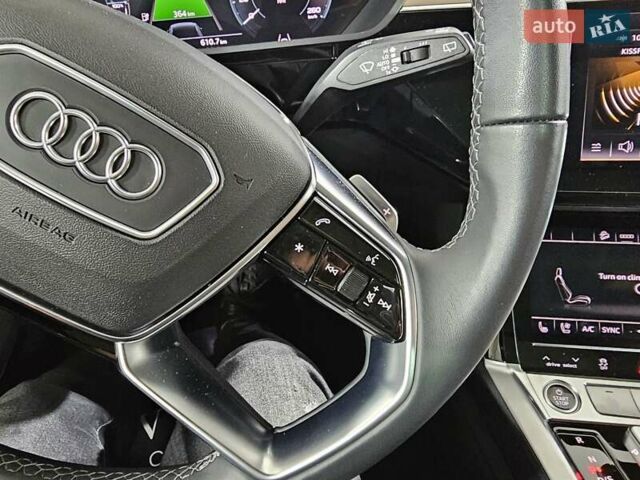 Синий Ауди Q8 e-tron, объемом двигателя 0 л и пробегом 5 тыс. км за 48500 $, фото 43 на Automoto.ua