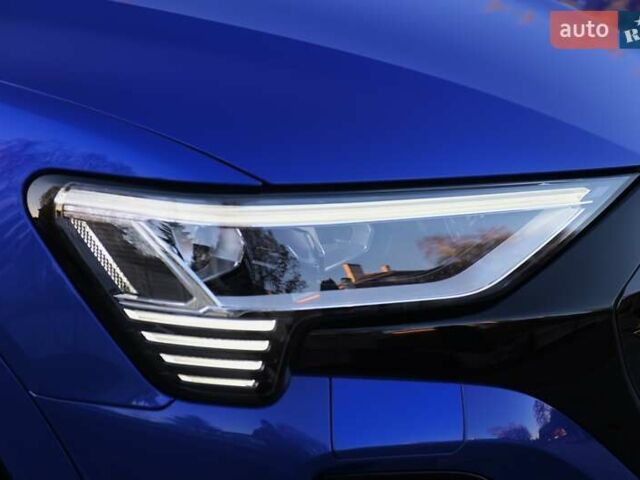 Синий Ауди Q8 e-tron, объемом двигателя 0 л и пробегом 39 тыс. км за 69999 $, фото 11 на Automoto.ua