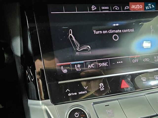 Синий Ауди Q8 e-tron, объемом двигателя 0 л и пробегом 5 тыс. км за 48500 $, фото 30 на Automoto.ua