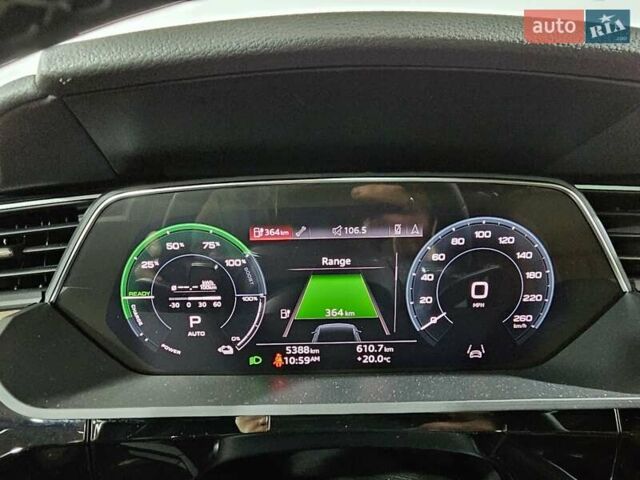 Синий Ауди Q8 e-tron, объемом двигателя 0 л и пробегом 5 тыс. км за 48500 $, фото 41 на Automoto.ua