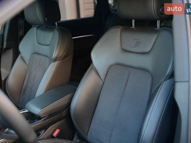 Синий Ауди Q8 e-tron, объемом двигателя 0 л и пробегом 39 тыс. км за 69999 $, фото 42 на Automoto.ua