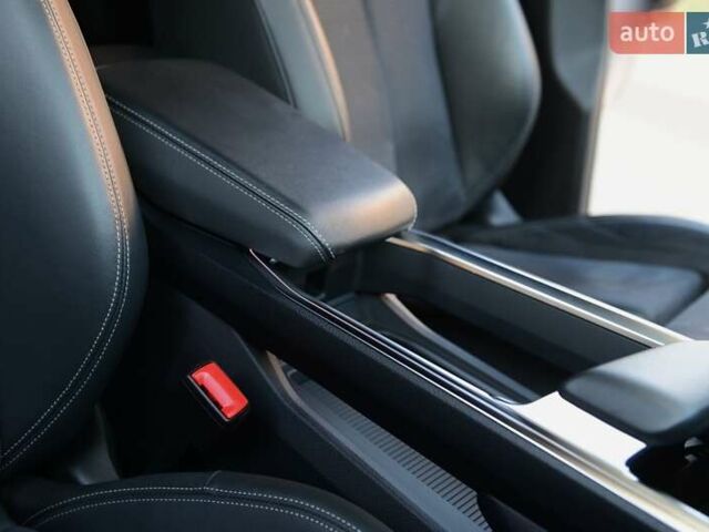 Синий Ауди Q8 e-tron, объемом двигателя 0 л и пробегом 39 тыс. км за 69999 $, фото 64 на Automoto.ua