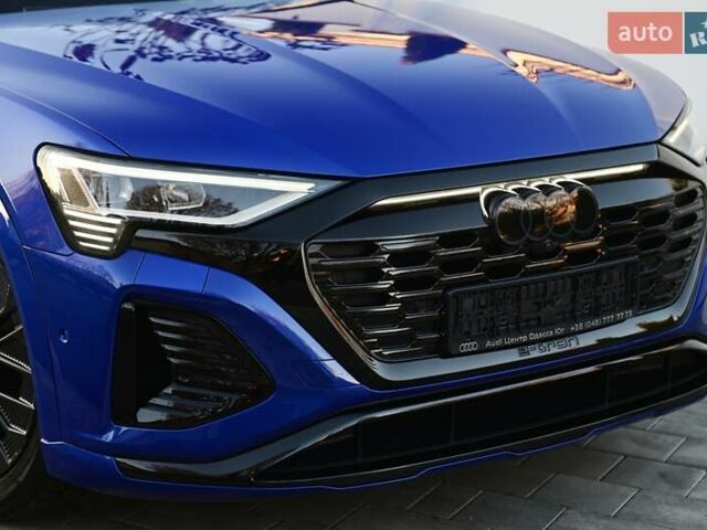 Синий Ауди Q8 e-tron, объемом двигателя 0 л и пробегом 39 тыс. км за 69999 $, фото 4 на Automoto.ua