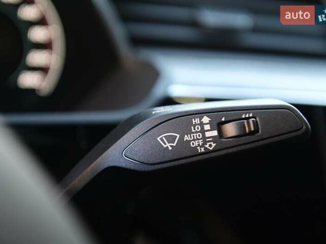 Синий Ауди Q8 e-tron, объемом двигателя 0 л и пробегом 39 тыс. км за 69999 $, фото 44 на Automoto.ua