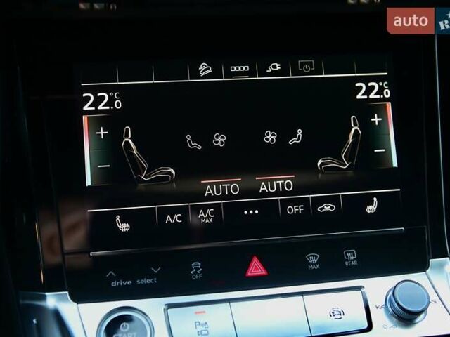 Синий Ауди Q8 e-tron, объемом двигателя 0 л и пробегом 39 тыс. км за 69999 $, фото 55 на Automoto.ua