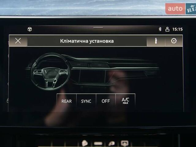 Синий Ауди Q8 e-tron, объемом двигателя 0 л и пробегом 39 тыс. км за 69999 $, фото 52 на Automoto.ua