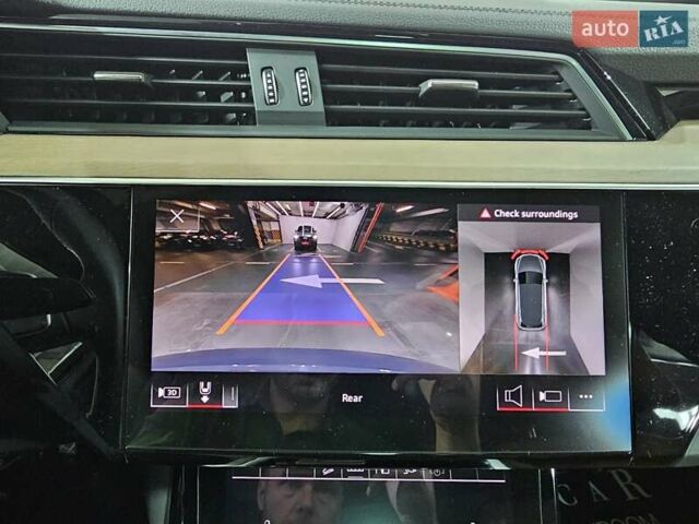 Синий Ауди Q8 e-tron, объемом двигателя 0 л и пробегом 5 тыс. км за 48500 $, фото 37 на Automoto.ua