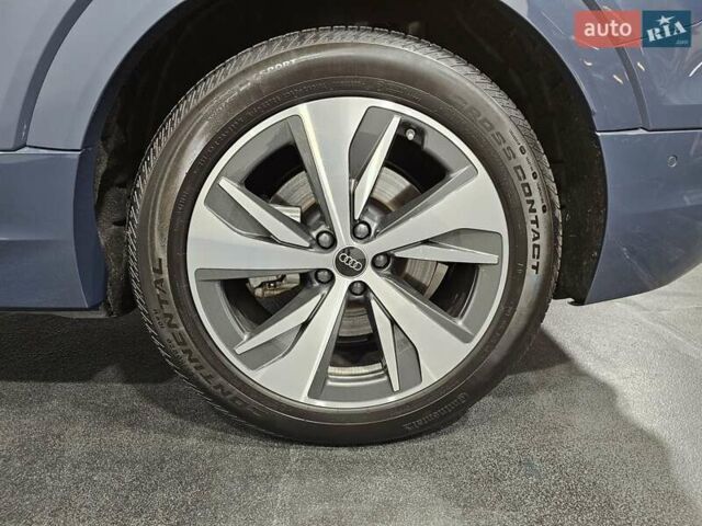 Синий Ауди Q8 e-tron, объемом двигателя 0 л и пробегом 5 тыс. км за 48500 $, фото 48 на Automoto.ua