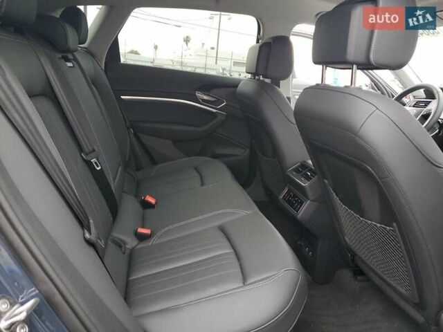 Ауди Q8 e-tron 2024 в Львове на Automoto.ua Синий Ауди Q8 e-tron, объемом двигателя 0 л и пробегом 2 тыс. км за 18000 $, фото 10 на Automoto.ua