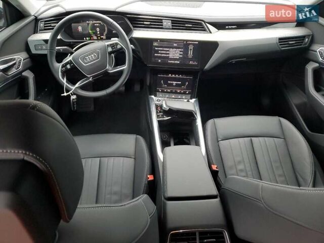 Ауди Q8 e-tron 2024 в Львове на Automoto.ua Синий Ауди Q8 e-tron, объемом двигателя 0 л и пробегом 2 тыс. км за 18000 $, фото 7 на Automoto.ua