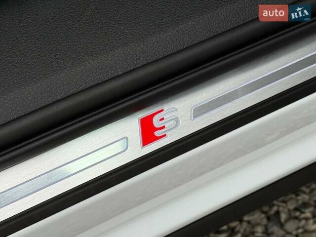 Білий Ауді Q8 Sportback e-tron, об'ємом двигуна 0 л та пробігом 45 тис. км за 57900 $, фото 19 на Automoto.ua