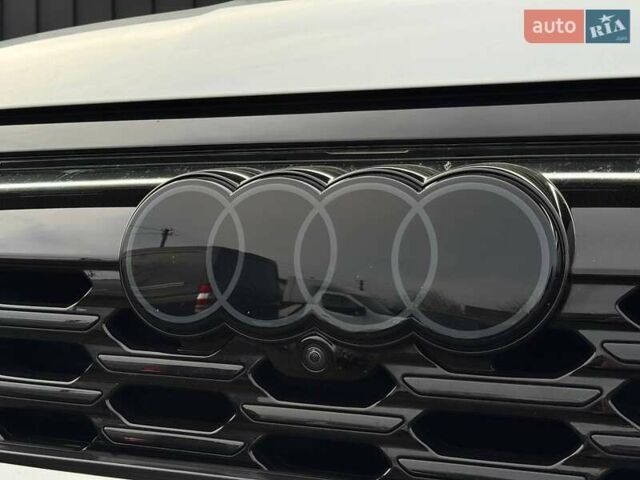 Білий Ауді Q8 Sportback e-tron, об'ємом двигуна 0 л та пробігом 45 тис. км за 57900 $, фото 4 на Automoto.ua