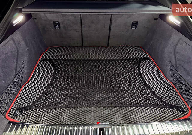 Черный Ауди Q8 Sportback e-tron, объемом двигателя 0 л и пробегом 24 тыс. км за 69800 $, фото 39 на Automoto.ua