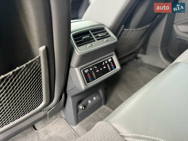 Чорний Ауді Q8 Sportback e-tron, об'ємом двигуна 0 л та пробігом 42 тис. км за 49800 $, фото 16 на Automoto.ua