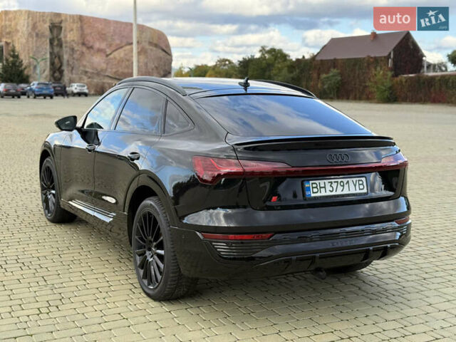Чорний Ауді Q8 Sportback e-tron, об'ємом двигуна 0 л та пробігом 42 тис. км за 49800 $, фото 6 на Automoto.ua