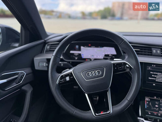 Чорний Ауді Q8 Sportback e-tron, об'ємом двигуна 0 л та пробігом 42 тис. км за 49800 $, фото 19 на Automoto.ua