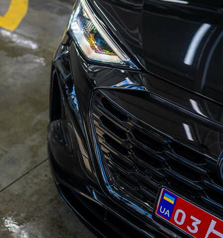 Черный Ауди Q8 Sportback e-tron, объемом двигателя 0 л и пробегом 24 тыс. км за 69800 $, фото 3 на Automoto.ua