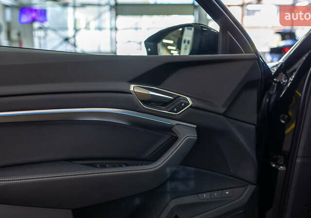 Черный Ауди Q8 Sportback e-tron, объемом двигателя 0 л и пробегом 24 тыс. км за 69800 $, фото 12 на Automoto.ua