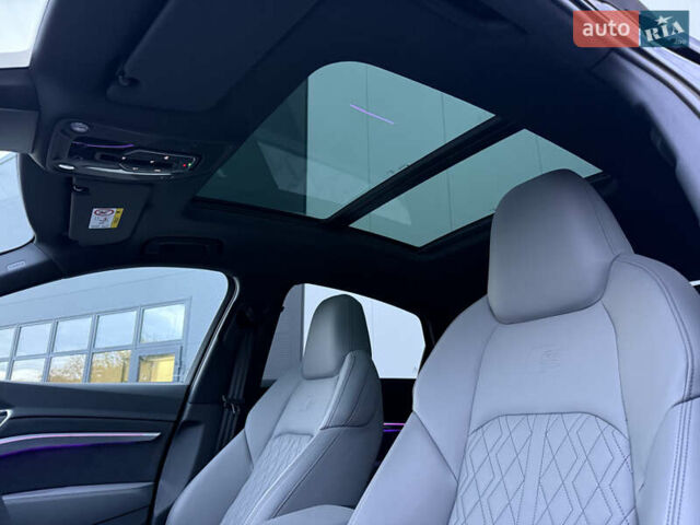 Черный Ауди Q8 Sportback e-tron, объемом двигателя 0 л и пробегом 28 тыс. км за 64999 $, фото 14 на Automoto.ua