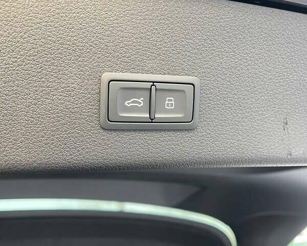 Черный Ауди Q8 Sportback e-tron, объемом двигателя 0 л и пробегом 12 тыс. км за 49100 $, фото 35 на Automoto.ua