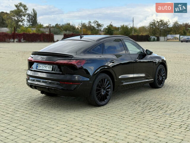 Чорний Ауді Q8 Sportback e-tron, об'ємом двигуна 0 л та пробігом 42 тис. км за 49800 $, фото 8 на Automoto.ua